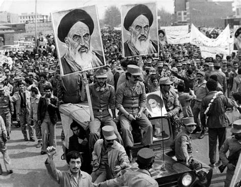 Den persiska revolutionen: en fascinerande blandning av religiös reformation och politisk uppror i 4th-århundradets Iran