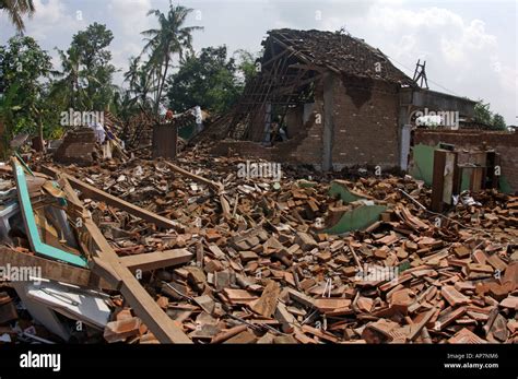 Yogyakarta EARTHQUAKE: 2006; Disaster Preparedness and Javanese Resilience in the Face of Tragedy